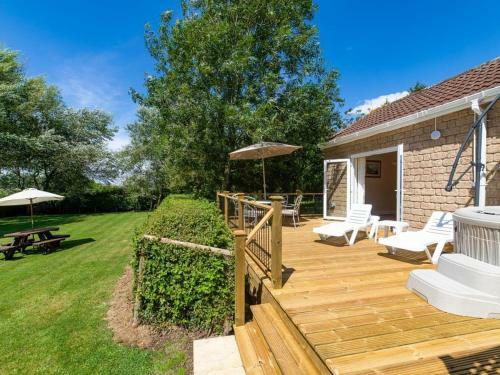 2 Luckington Stables