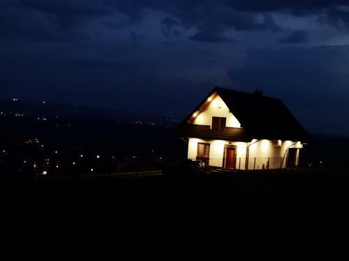 Domek W G�rach I Nad Jeziorem Czorszty?skim