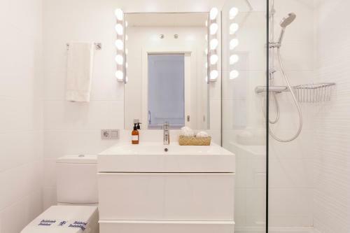 Elegant Apartment Close To Center R&c