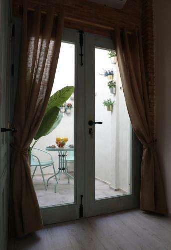 Vintage Loft Apartment Beach, Private Terrace Wifi
