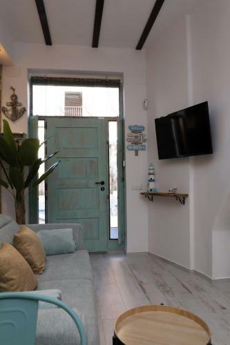 Vintage Loft Apartment Beach, Private Terrace Wifi