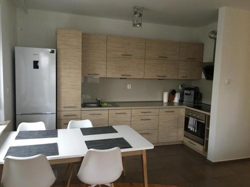 Apartament F&j #35