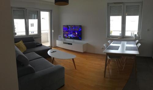 Apartament F&j #35