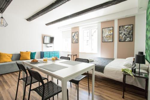 Apartamento Old Town Studio (b)