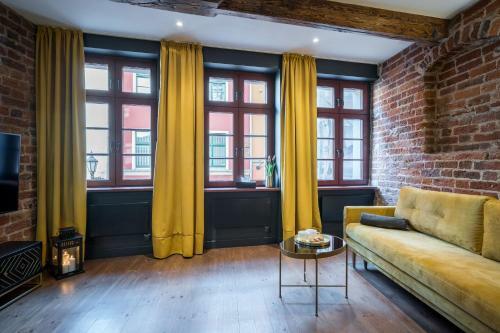 1555 Apartment III