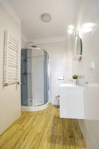 Apartament Ul. ?rednia 15 W?growiec