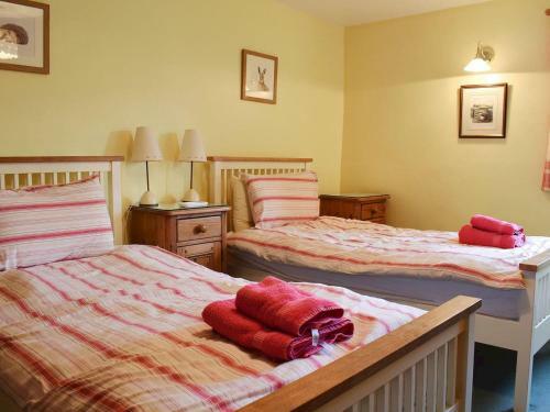 5 Swallowholm Cottages