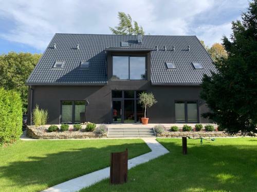 Hostal Black House 88