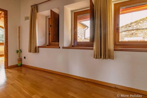 Cal Parent ? Casa ?nova? Con Piscina Semi-climatizada Y Spa