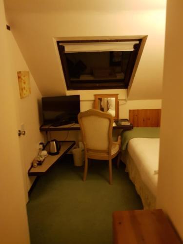 Dolbrodmaeth Riverside Hotel