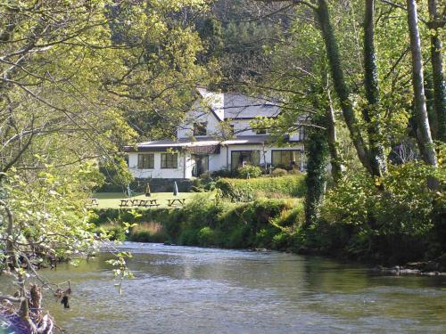 Dolbrodmaeth Riverside Hotel