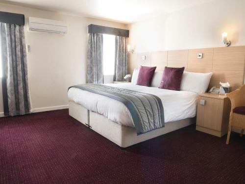Waterfront Lodge Hotel