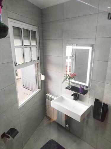Casita Bien Equipada En Buena Zona!
