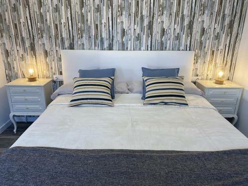 Hostal O Largo Rooms