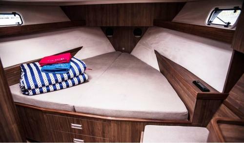 Jacht Motorowy Nautika 1300 Lux