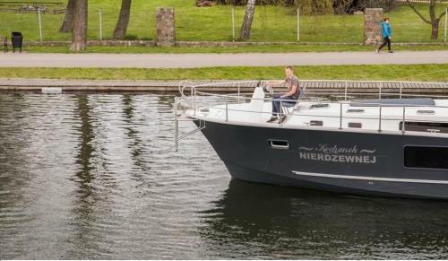 Jacht Motorowy Nautika 1300 Lux