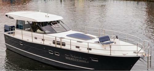 Jacht Motorowy Nautika 1300 Lux