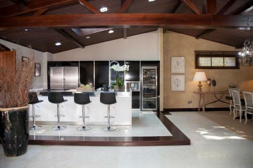 Villa Luxury Rustic House - O Rego Da Santa Mari�a