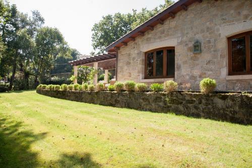 Villa Luxury Rustic House - O Rego Da Santa Mari�a