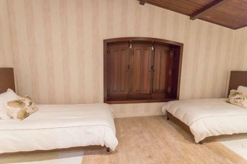 Villa Luxury Rustic House - O Rego Da Santa Mari�a