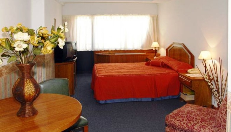 Art Deco Hotel & Suites