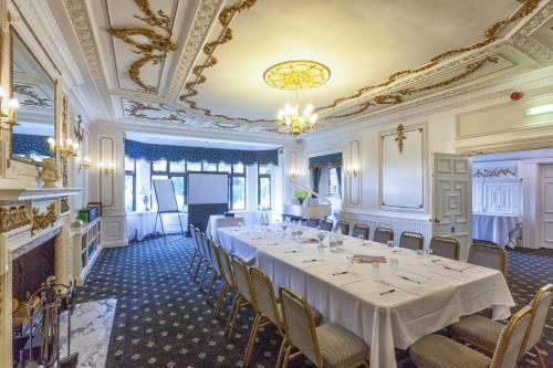 Hotel De Rougemont Manor
