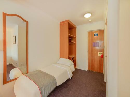 Oyo Lakeside Haydock Hotel, St Helens