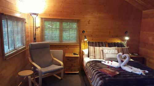 Hostal Cypress Log Cabins B&B