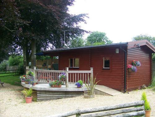 Hostal Cypress Log Cabins B&B
