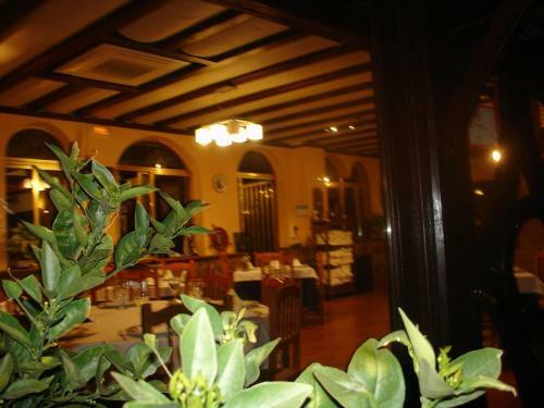 Hostal - Restaurante Playa Azul