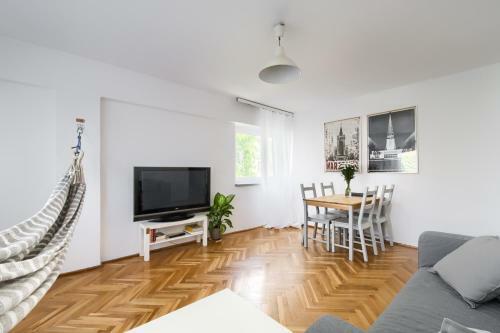 Chmielna Hammock Apartment