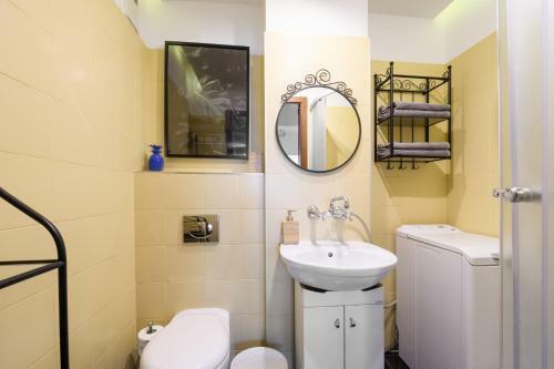 Chmielna Hammock Apartment