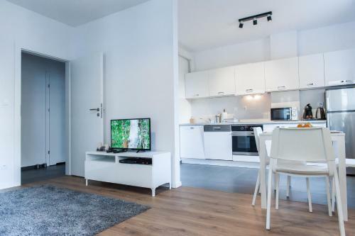 Golden Apartments - Pereca
