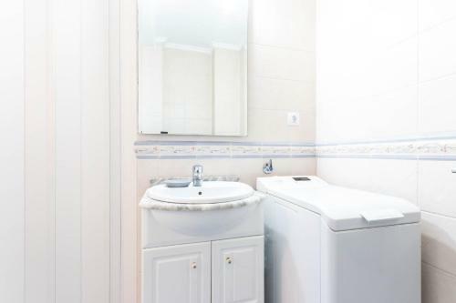 Beach II Apartment By Aston Rentals