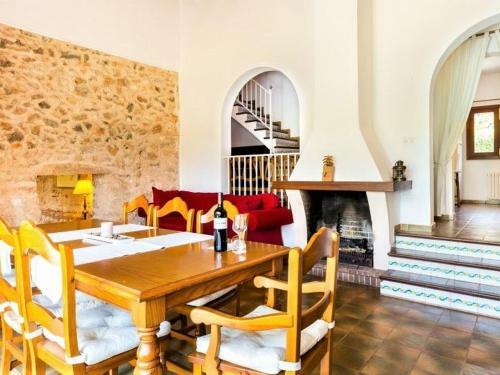 Detached Villa In S' Espinagar Near The Sea