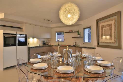 Villa C'an Petra, Carrer Club Robinson