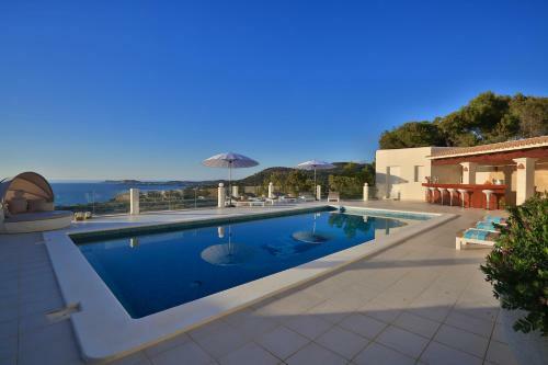 Villa C'an Petra, Carrer Club Robinson