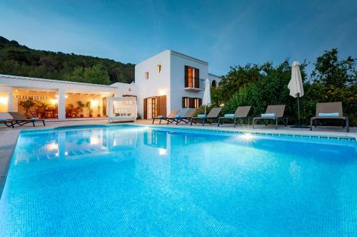 Villa In Ibiza Town, Sleeps 1214 - Can Monte
