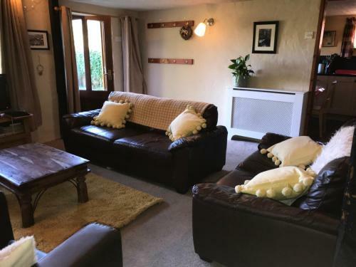 Bwythynod Helmau Cottages