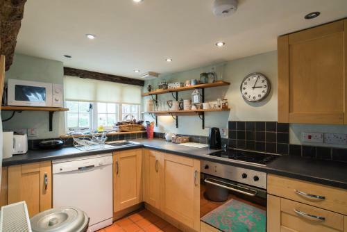 Bwythynod Helmau Cottages