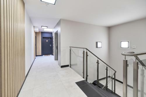 Luxurious Apartment Wroc?aw Kowale By Renters