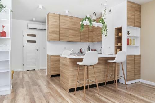Luxurious Apartment Wroc?aw Kowale By Renters
