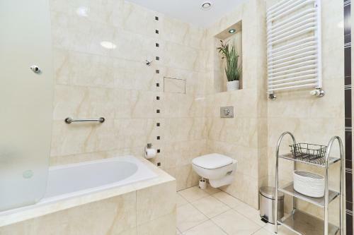 Apartment Wroc?aw Krawiecka By Renters