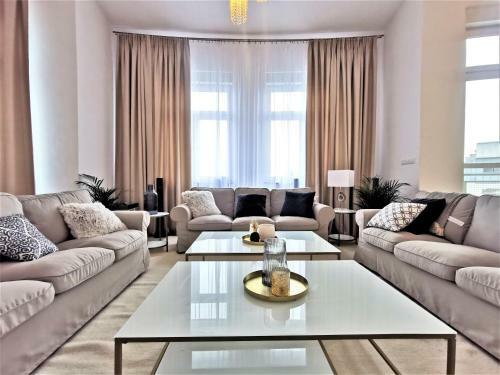 Luxurious Apartment 450m2 -lift -3garages -bilard -jacuzzi