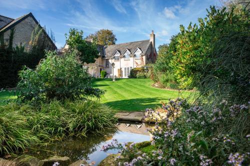 Hostal Cricket Field House
