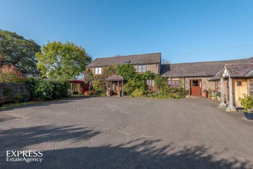 Highgrove Barns