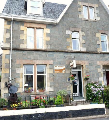 Hostal St Annes Guest House
