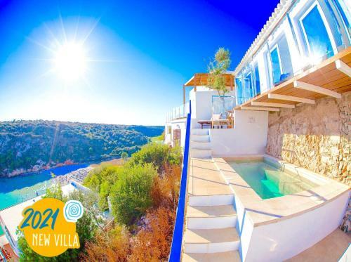 Seafront Villa Bellavista With Heated Pool