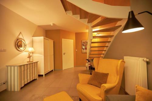 Seayou Yellow House