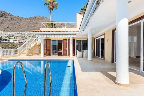 Los Gigantes Cliffs And Ocean Front Villa